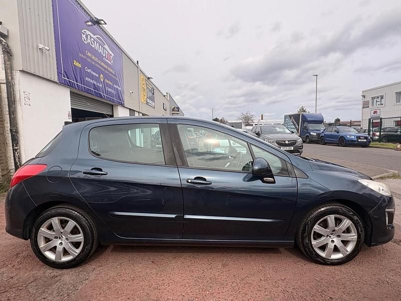Used Peugeot 308 Active 98 HP (72 kW) 2012 Blue Hatchback