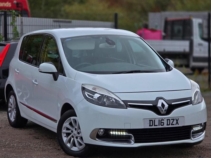 White Used 2016 Renault Scénic III Dynamique MPV | £3,995 (Good price) - Image 1/4