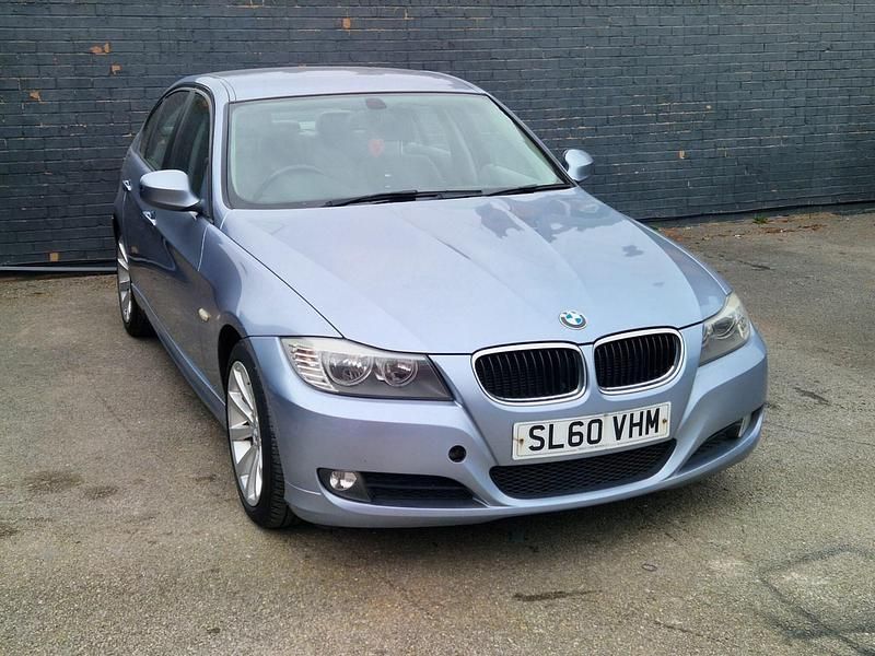 Used BMW 318 2010 Blue Sedan