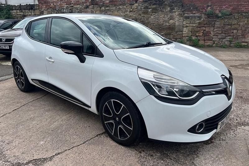 White Used 2013 Renault Clio IV Dynamique Hatchback | £3,500 (Fair price) - Image 1/1