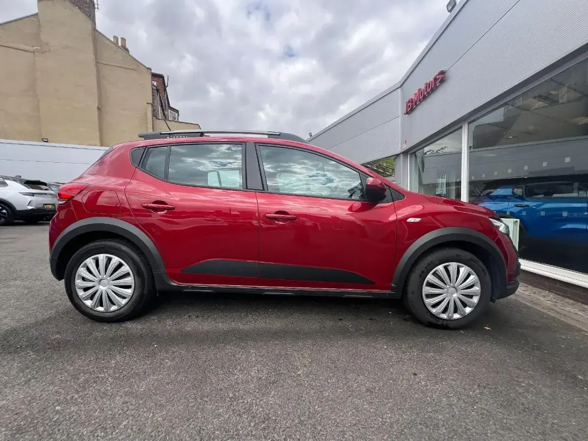 Used Dacia Sandero Comfort 89 HP (65 kW) 2021 Red Hatchback