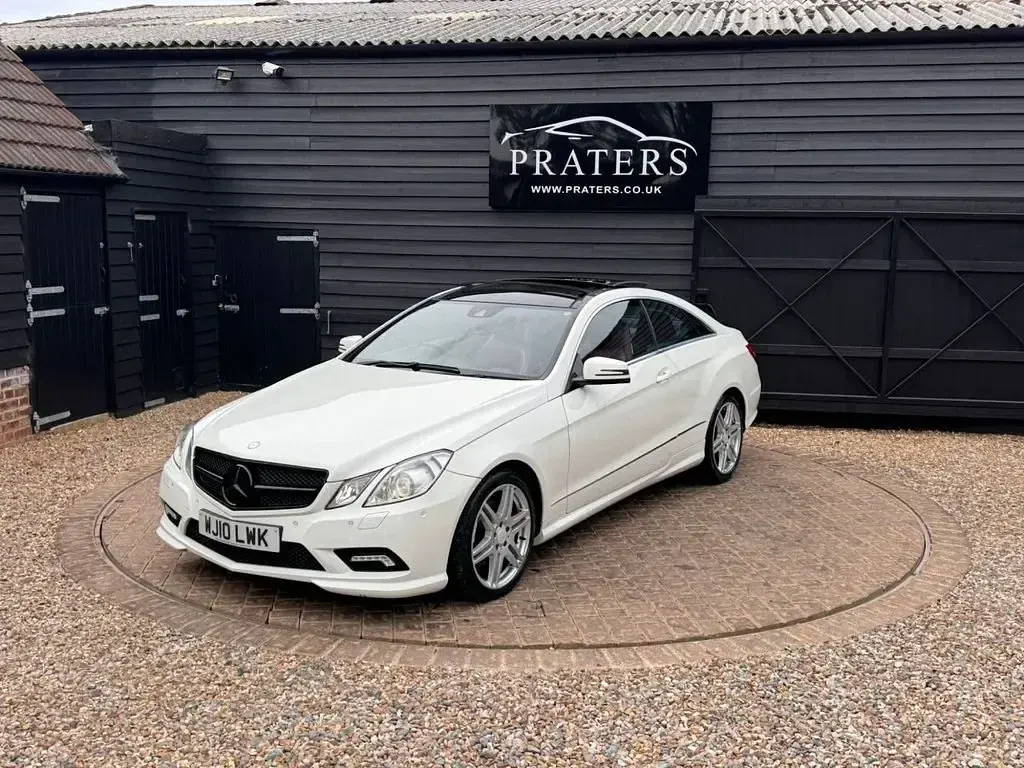 Begagnad Mercedes E350 2010 Vit Sportkupé
