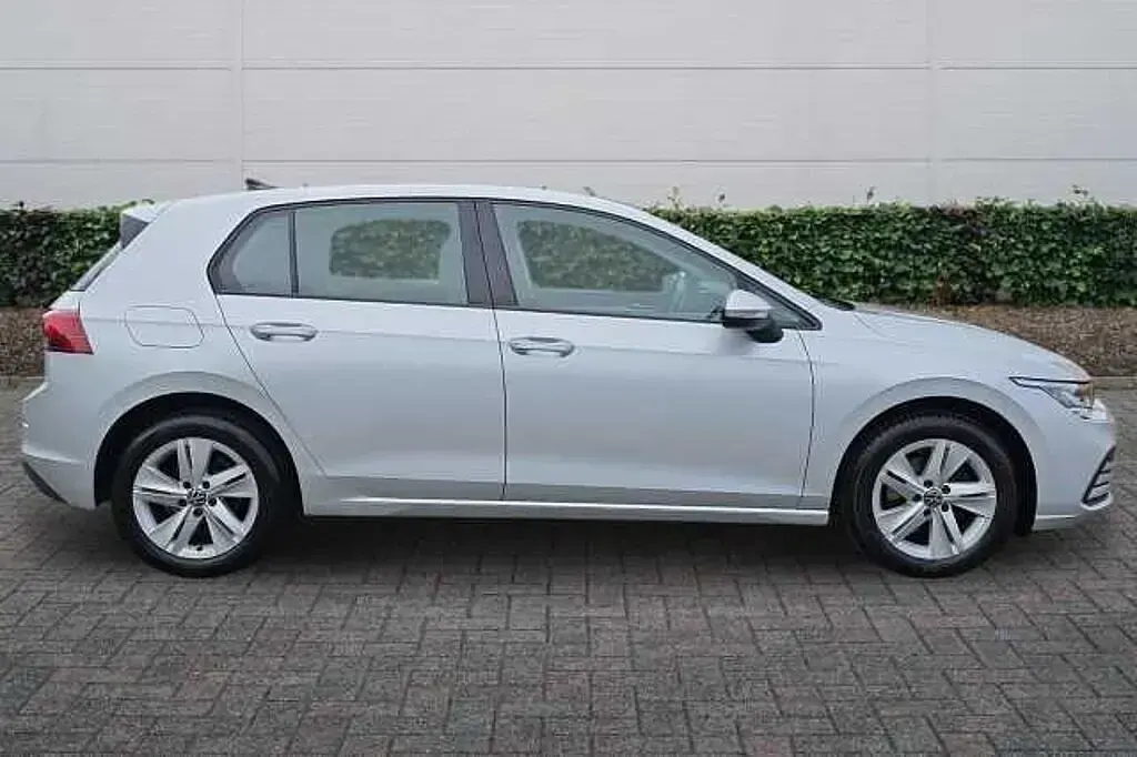 Used VW Golf VIII 130 HP (95 kW) 2021