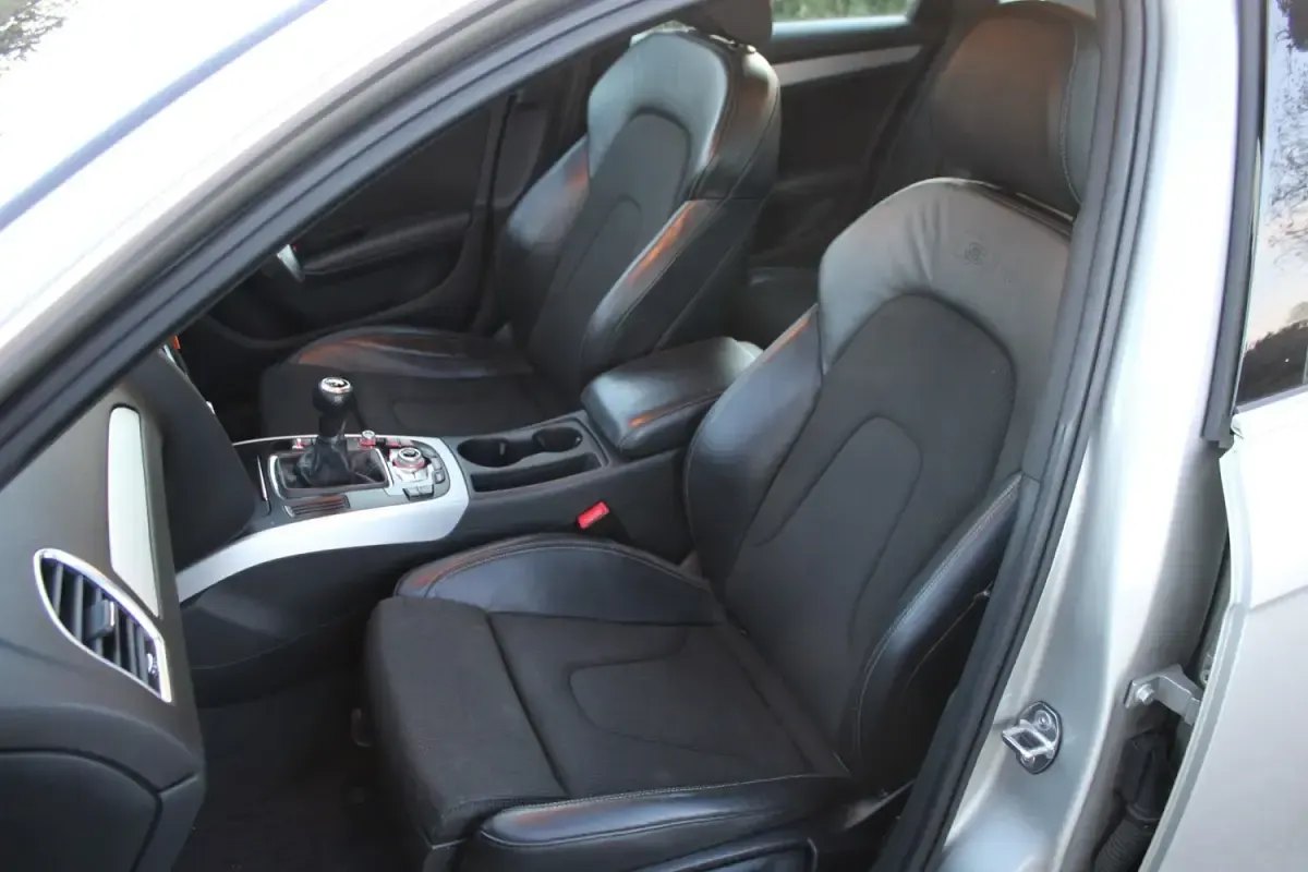 Usado Audi A4 S-Line 190 CV (139 kW) 2015 Plateado Familiar