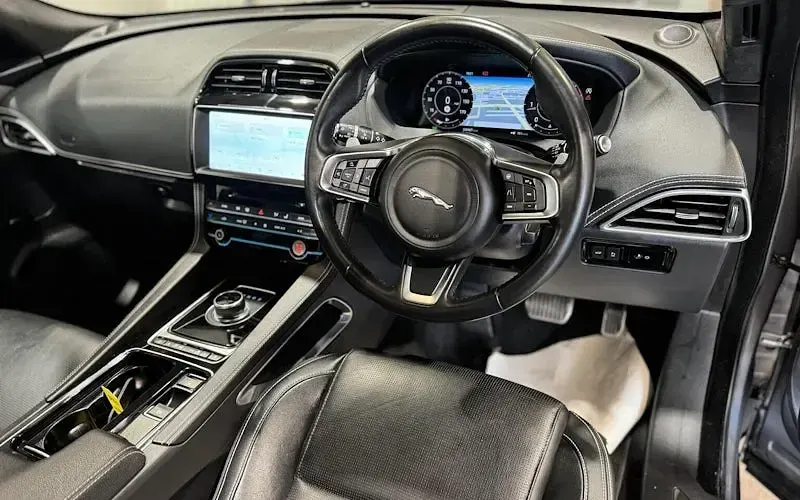 Used Jaguar F-Pace Chequered Flag 180 HP (132 kW) 2019 Grey SUV