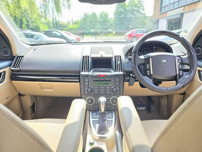 Used Land Rover Freelander 2 SE 230 HP (169 kW) 2011 Black SUV