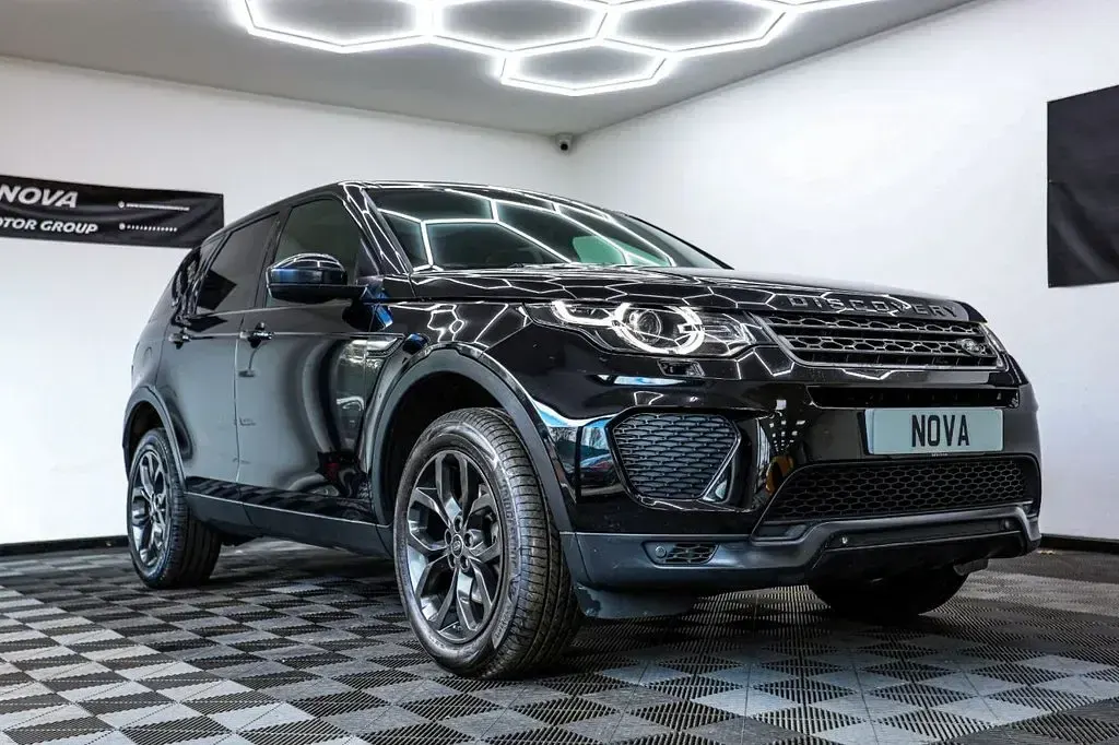 Second-hand Land Rover Discovery Sport Landmark 180 CP (132 kW) 2019 Negru SUV
