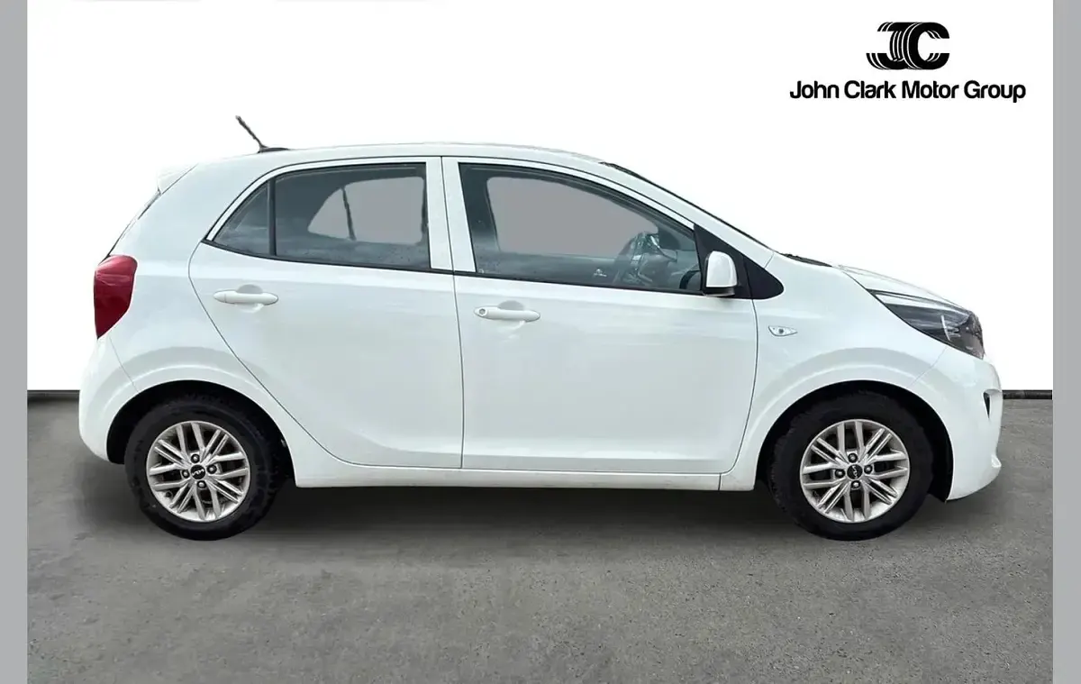 Used Kia Picanto 65 HP (47 kW) 2022 White Hatchback