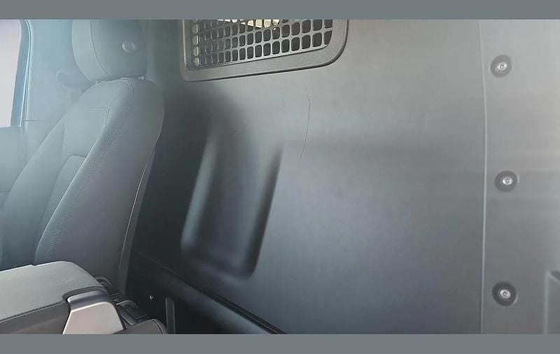 Used Land Rover Defender 246 HP (180 kW) 2022 Blue SUV