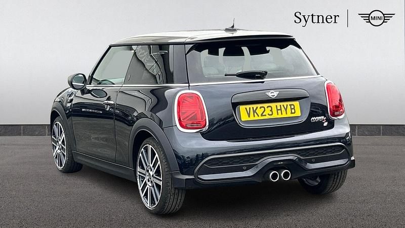 Used Mini Cooper S Exclusive 176 HP (129 kW) 2023 Black Hatchback