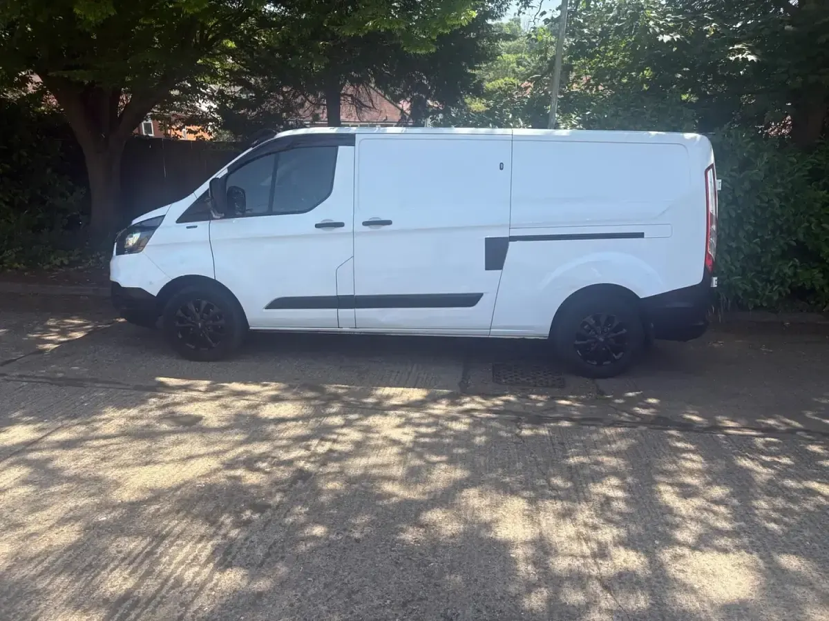 Used Ford Transit Custom S 105 HP (77 kW) 2019 White Van