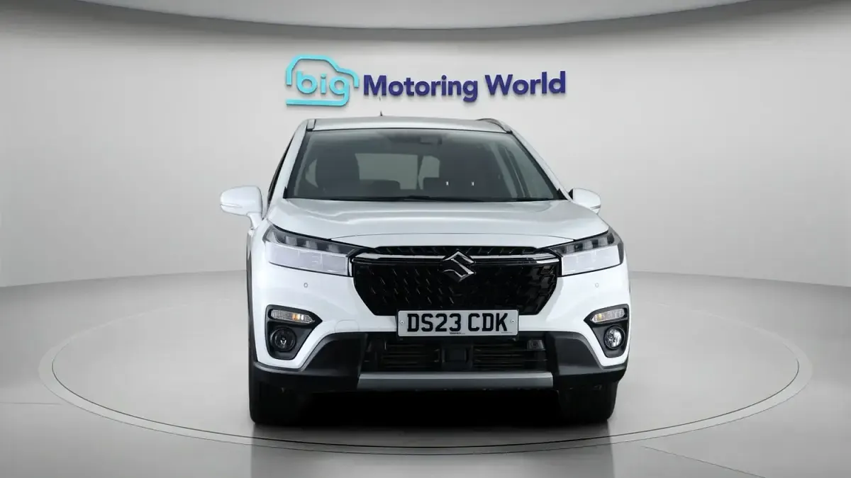 Used Suzuki SX4 2023 White Hatchback