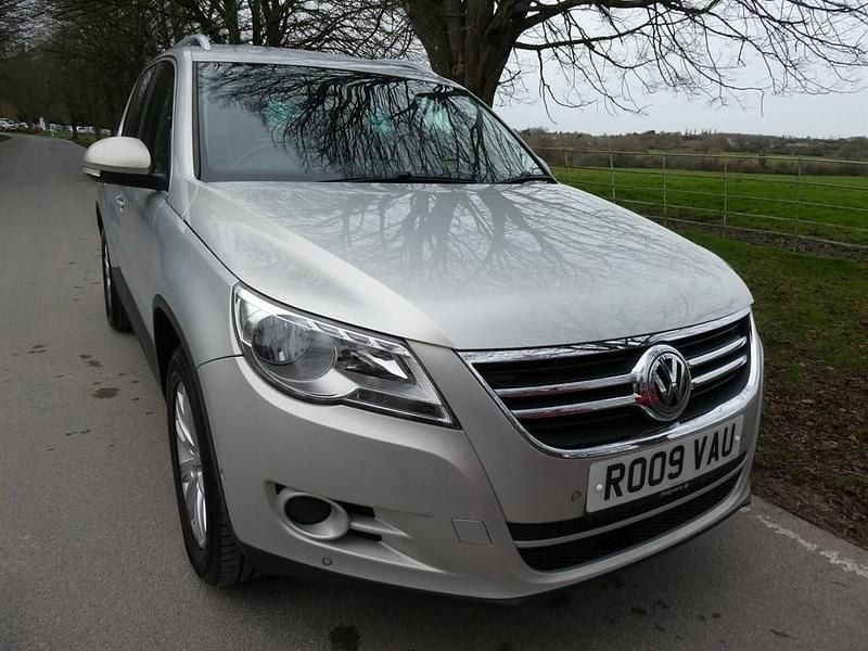 Used VW Tiguan SE 140 HP (102 kW) 2009 Silver SUV