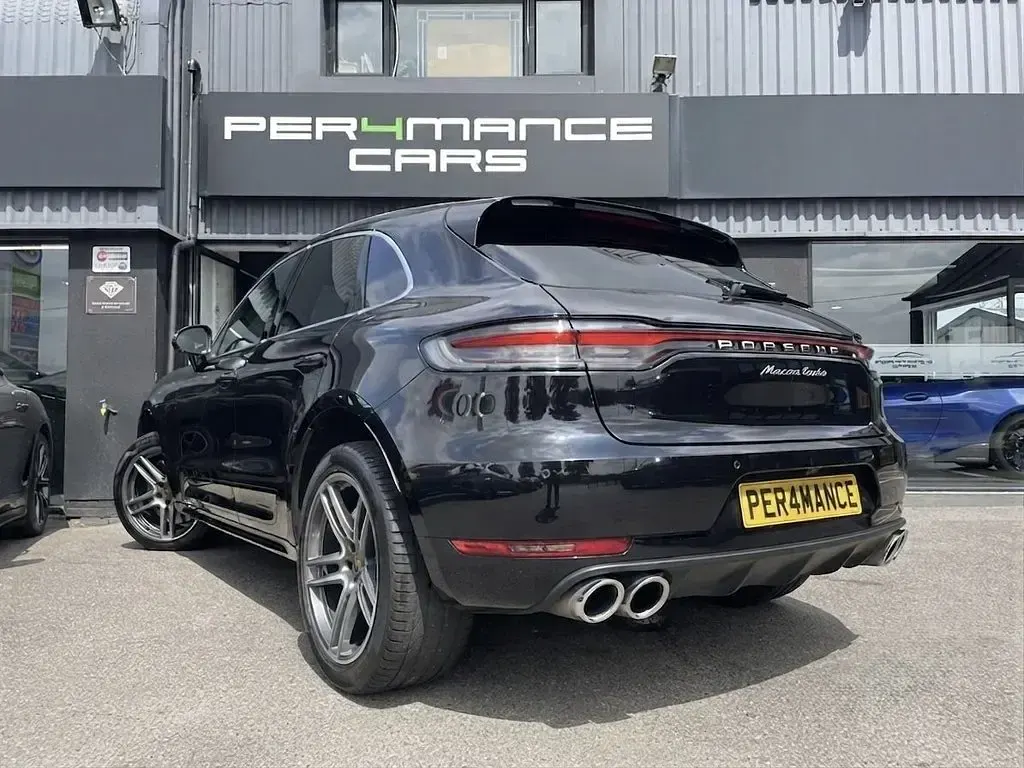 Used Porsche Macan Turbo 440 HP (323 kW) 2020 Black SUV