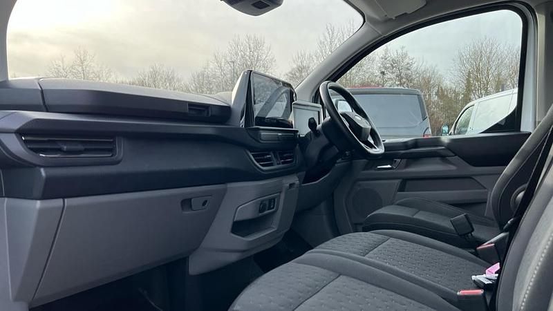 Used Ford Transit Custom Limited 140 HP (102 kW) 2024 White Van