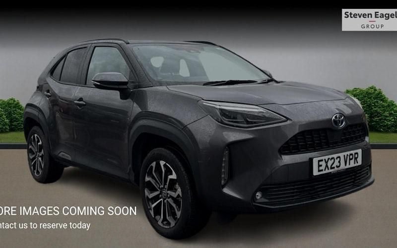 Used 2025 Toyota Yaris Hybrid Design Estate | £21,684 (Good price) - Image 1/4