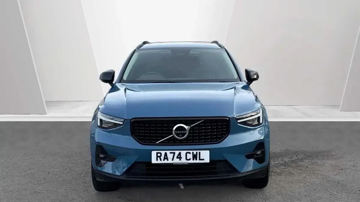 Used Volvo XC40 Ultra 2025 Blue SUV
