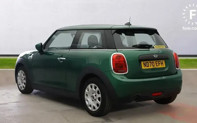 Used Mini ONE Classic 102 HP (75 kW) 2020 Green Hatchback
