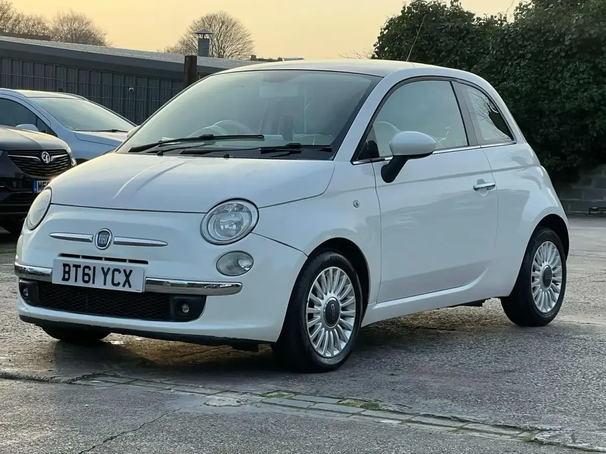 Begagnad Fiat 500 Lounge 2012 Vit Halvkombi