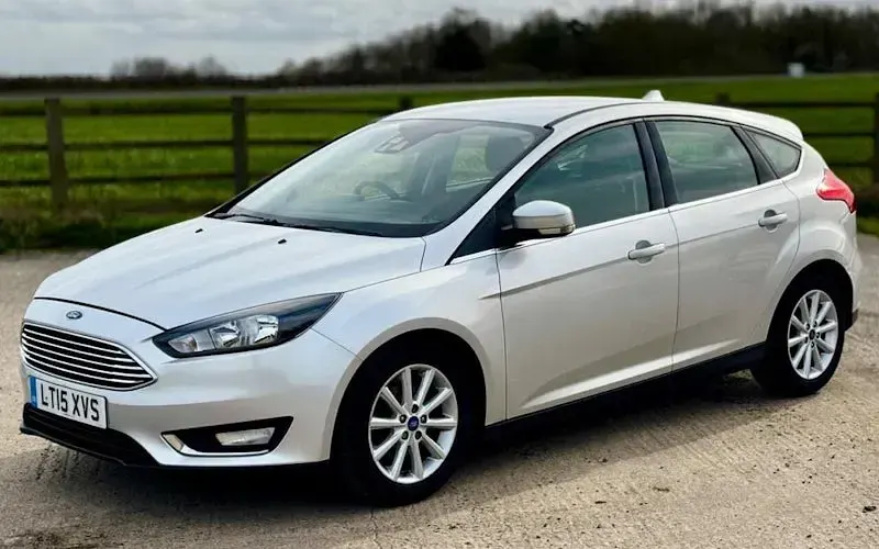 Used Ford Focus Titanium 125 HP (91 kW) 2015 Silver Hatchback