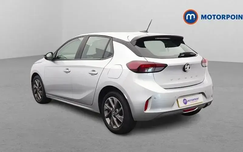 Usado Vauxhall Corsa Design Edition 75 HP (55 kW) 2024 Citadino