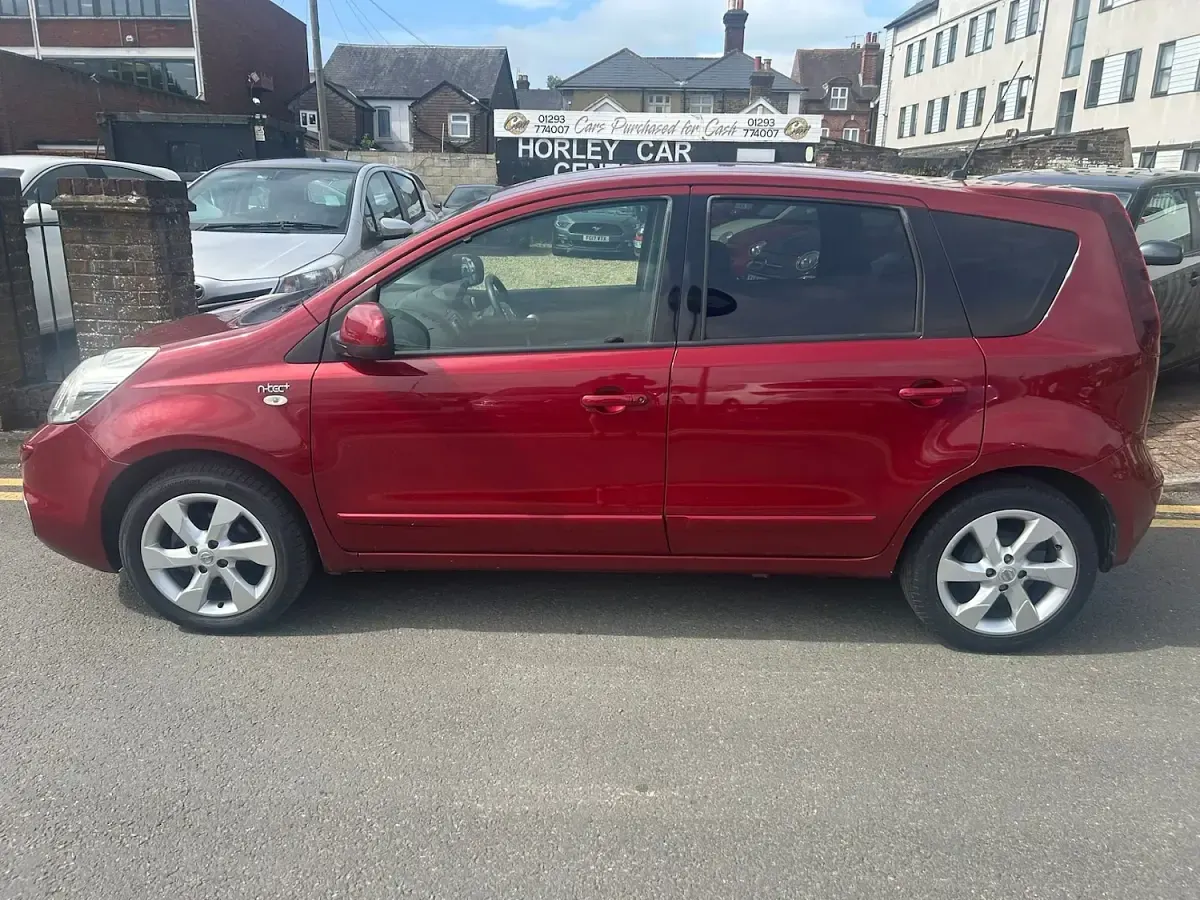 Used Nissan Note N-TEC 110 HP (80 kW) 2013 Red Hatchback