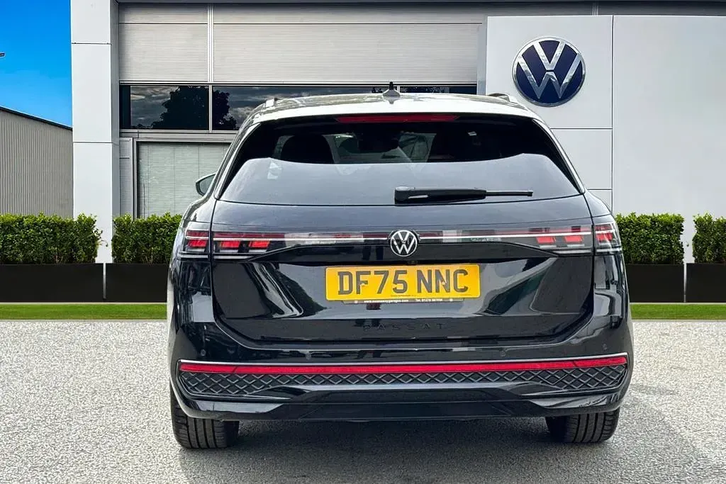 Used VW Passat R-line 150 HP (110 kW) 2025 Black Estate