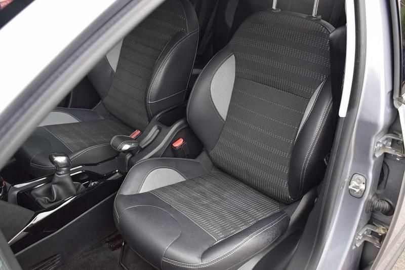 Used Peugeot 2008 Allure 110 HP (80 kW) 2018 Grey SUV