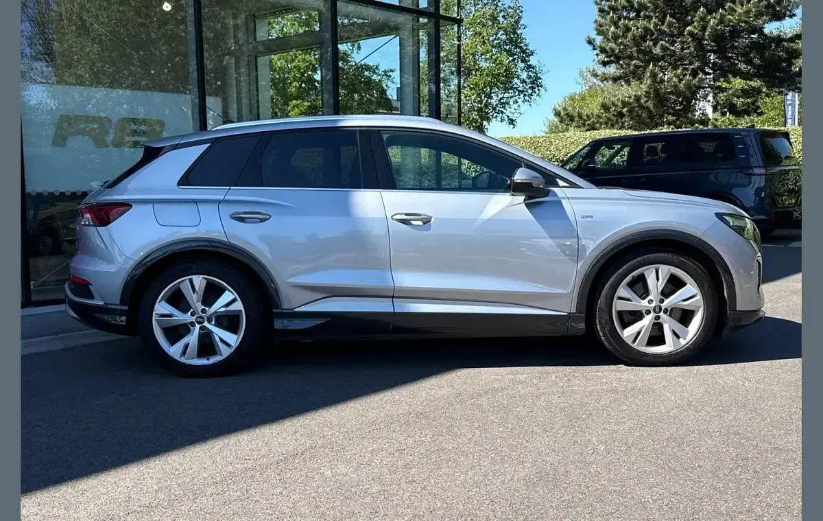 Used Audi Q4 e-tron S-Line 219 kW (299 HP) 2023 Silver SUV