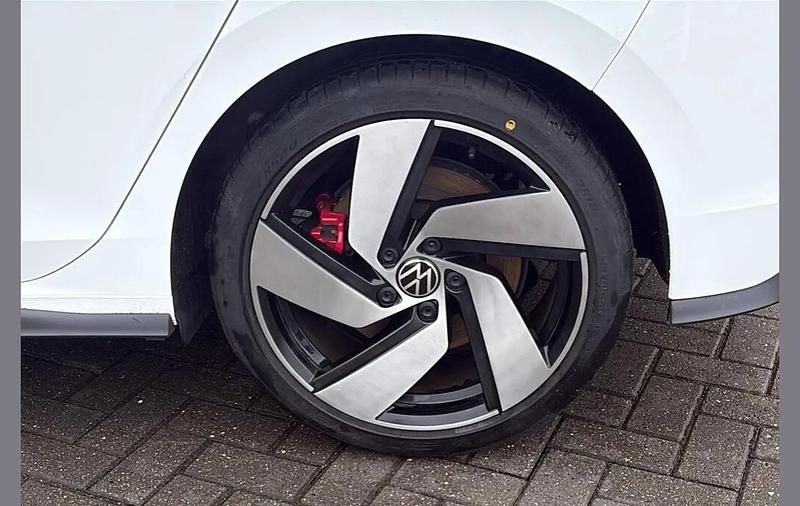 Used VW Golf VIII GTI 241 HP (177 kW) 2021 White Hatchback