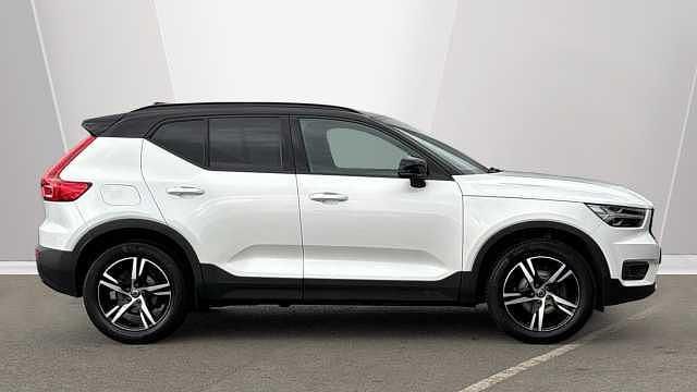 Used Volvo XC40 R-Design 150 HP (110 kW) 2021 SUV