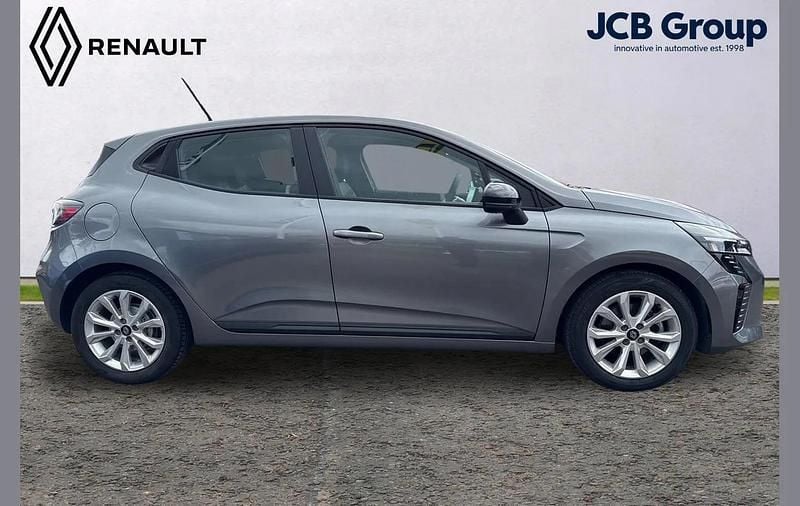 Begagnad Renault Clio V Evolution 140 HK (102 kW) 2024 Grå Halvkombi