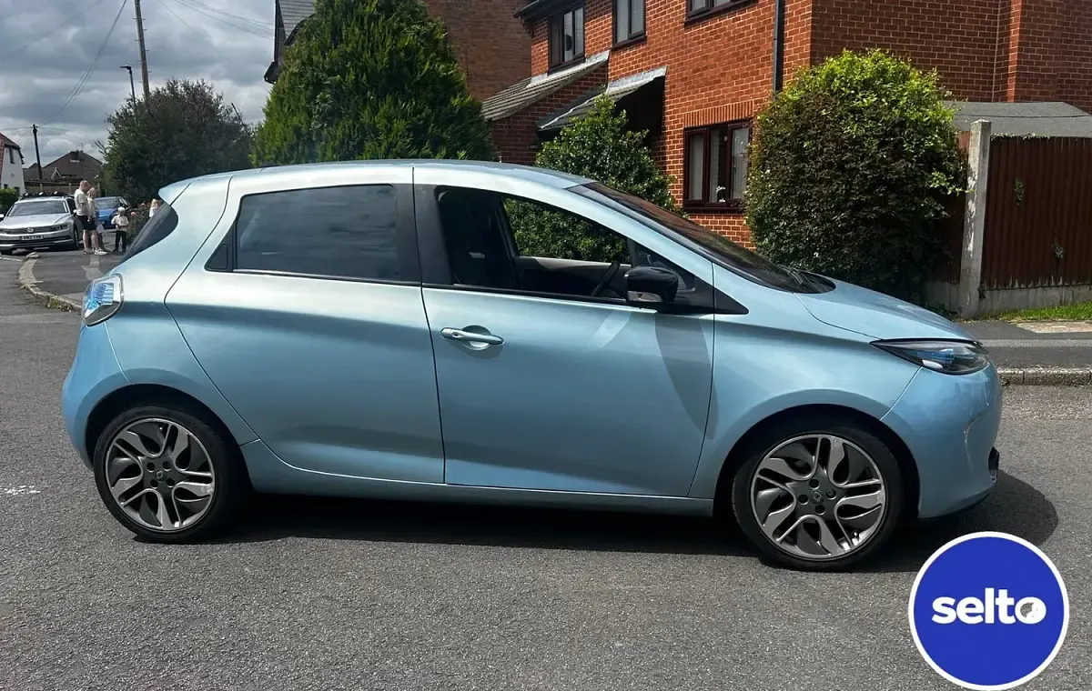 Used Renault Zoe Dynamique 22 kW (30 HP) 2014 Blue Hatchback