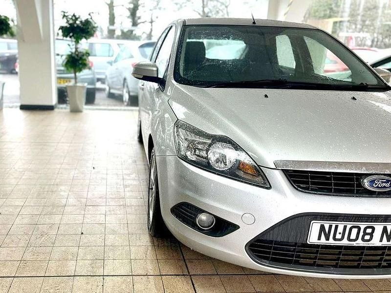 Silver Used 2008 Ford Focus Zetec Hatchback | £2,395 (Expensive) - Image 1/4