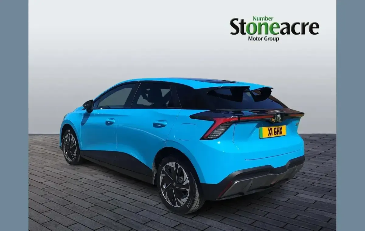 Used MG MG4 EV Trophy 147 kW (200 HP) 2023 Blue Hatchback