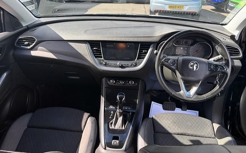Used Vauxhall Grandland X SRi 131 HP (96 kW) 2020 Black SUV