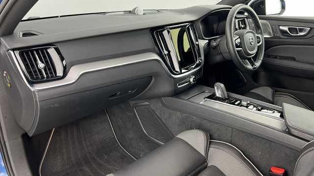 Used Volvo S60 R-Design 247 HP (181 kW) 2021 Blue Sedan