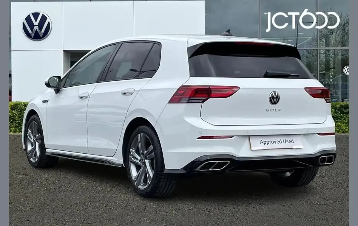 Used VW Golf VIII R-line 128 HP (94 kW) 2022 White Hatchback