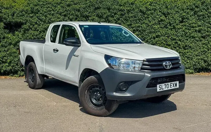 Used Toyota HiLux Active 150 HP (110 kW) 2020 White Pickup