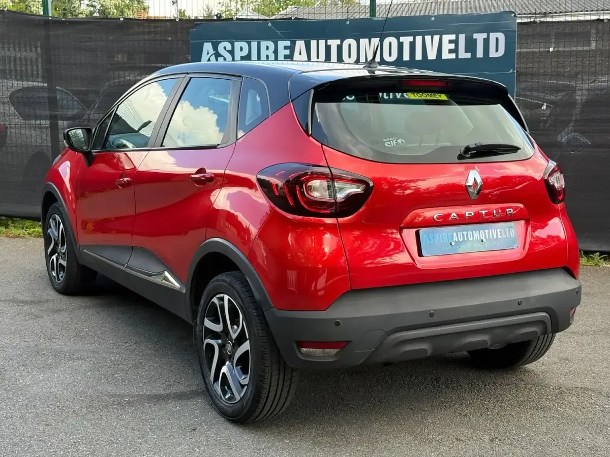 Second-hand Renault Captur Dynamique 90 CP (66 kW) 2018 Roșu SUV