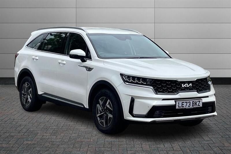 White Used 2023 Kia Sorento 2 SUV | £31,950 (Fair price) - Image 1/2