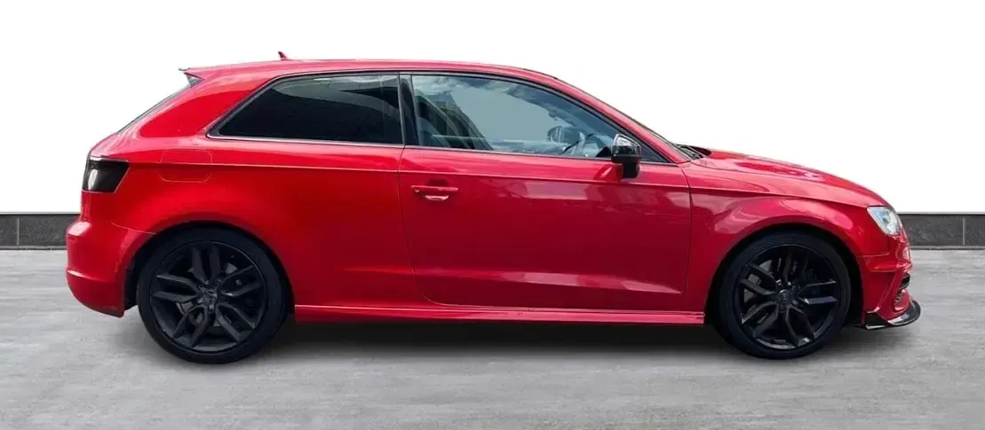 Used Audi A3 310 HP (228 kW) 2013 Red Hatchback