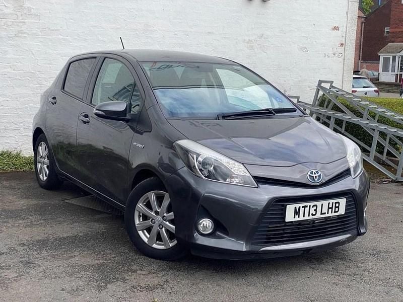Grey Used 2013 Toyota Yaris Hybrid T4 Hatchback | £8,000 (A bit pricey) - Image 1/2