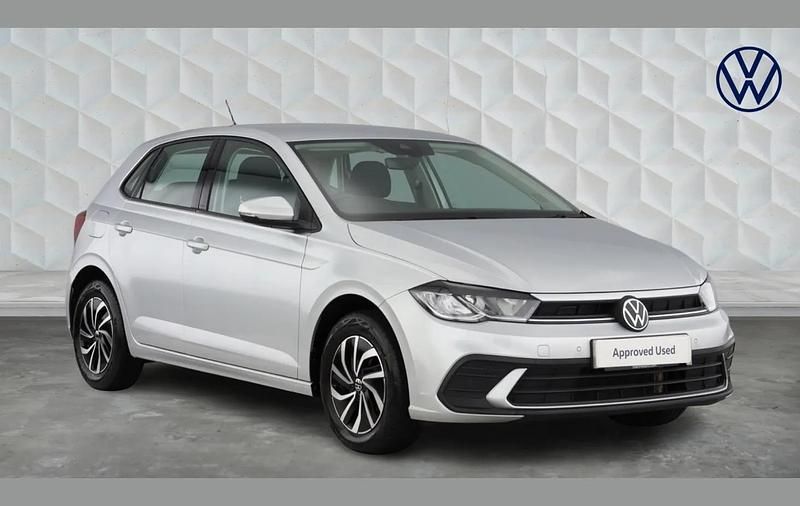 Used VW Polo Life 95 HP (69 kW) 2024 Silver Hatchback