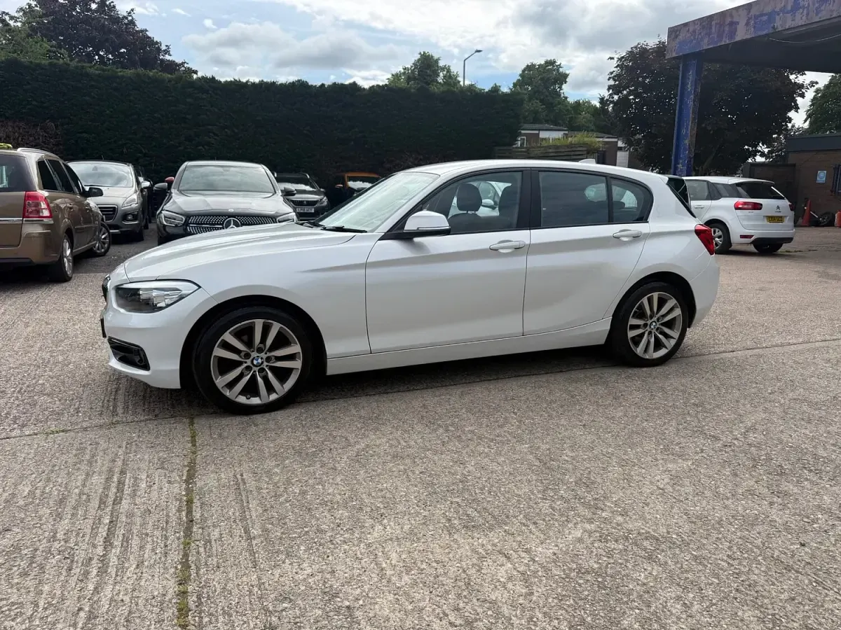 Used BMW 118 Sport Line 2019 White Hatchback