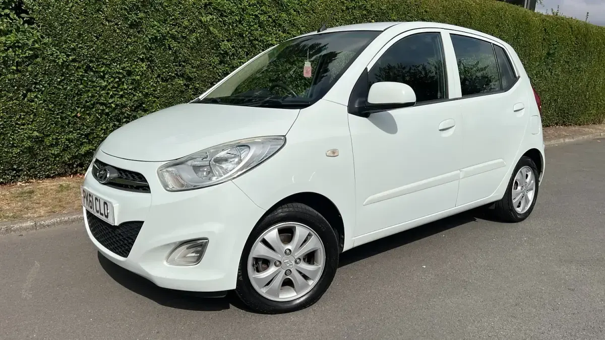 Used Hyundai i10 Active 86 HP (63 kW) 2011 White Hatchback