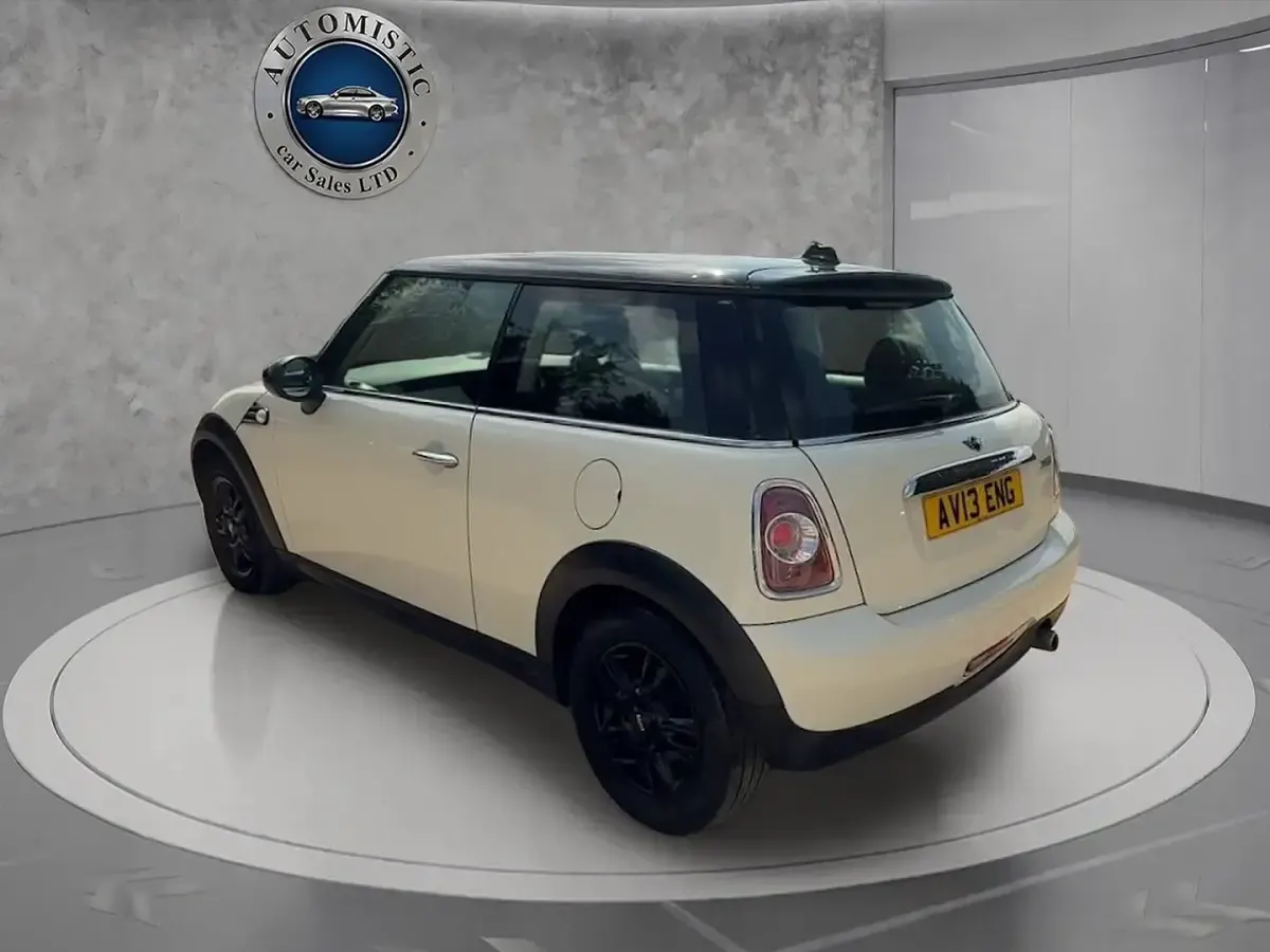 Used Mini Cooper Hatch 122 HP (89 kW) 2013 White Hatchback
