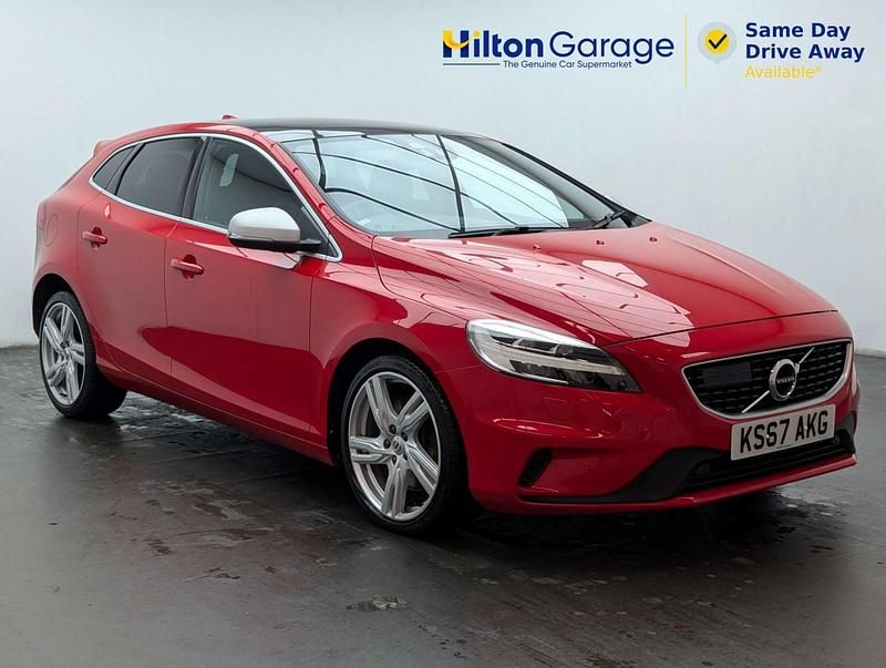 Begagnad Volvo V40 R-Design Pro 152 HK (111 kW) 2017 Röd Halvkombi