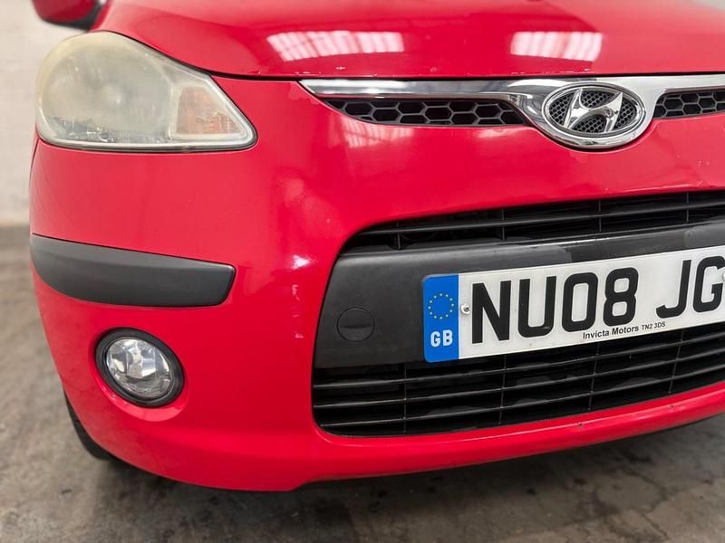 Used Hyundai i10 Style 66 HP (48 kW) 2008 Red Hatchback