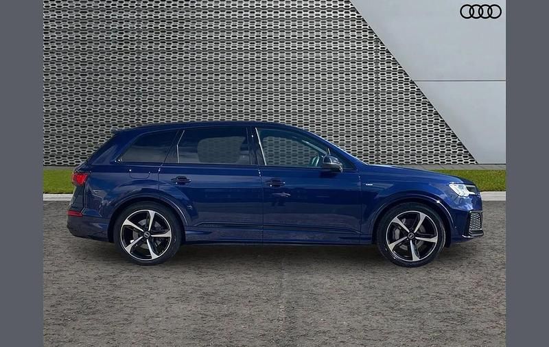 Begagnad Audi Q7 Black Edition 281 HK (206 kW) 2022 Blå SUV